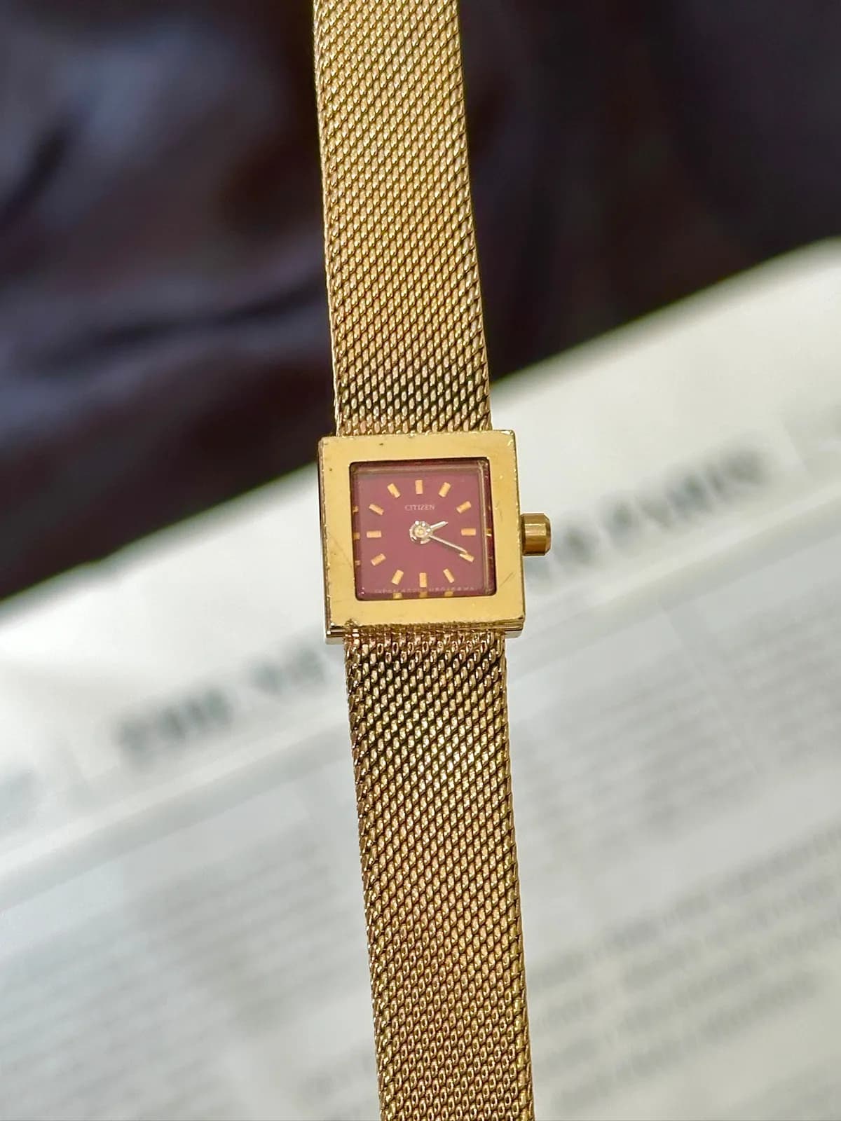 Citizen Ladies Square Quartz 1980s burgundy dial gold mesh bracelet