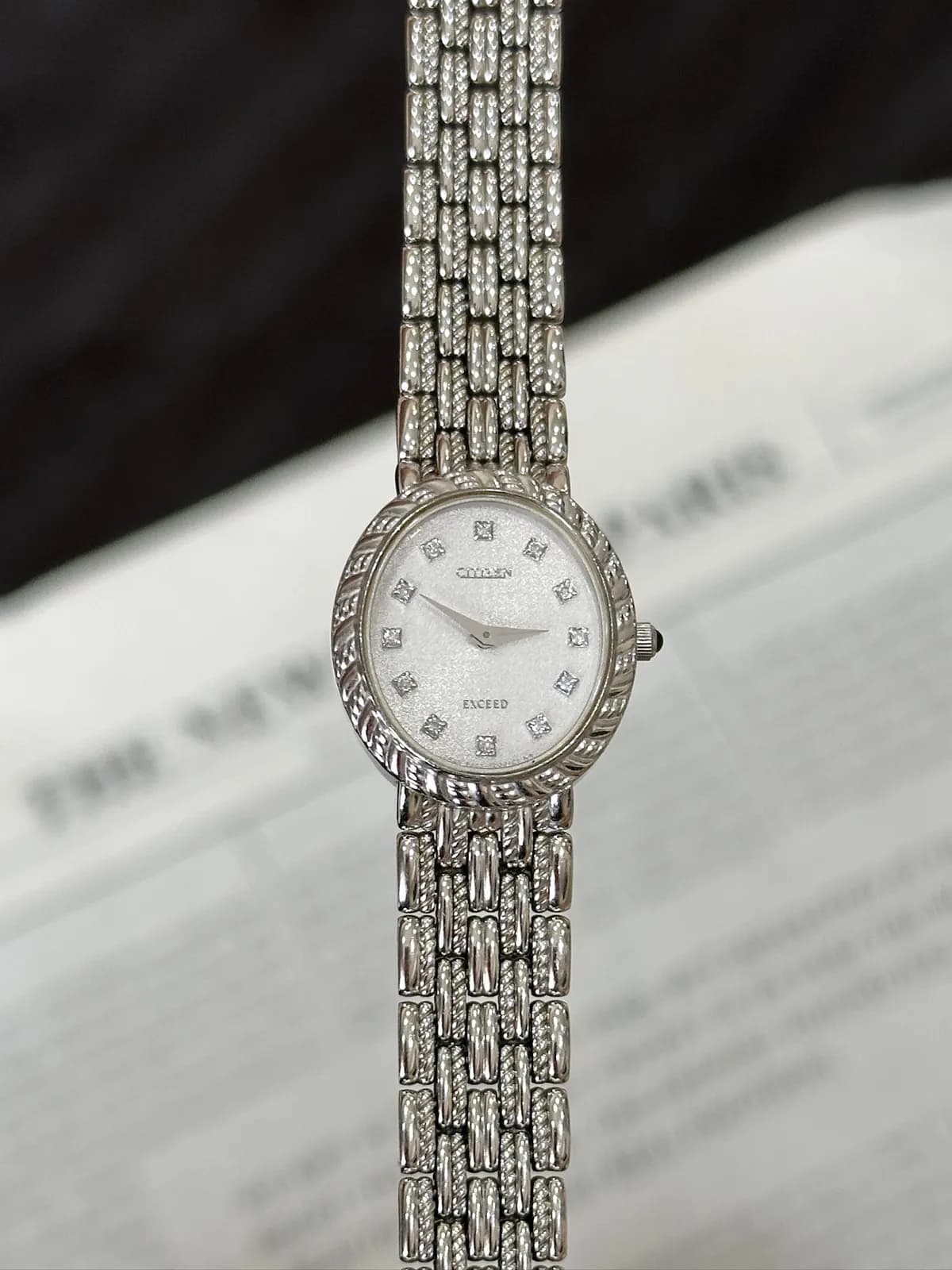 Citizen Exceed Oval Dial 1990s Diamond-Hour Marker Silver Bracelet Watch